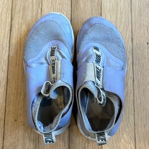Nike Flexrunner Size 1 Purple Slip On Sneakers.